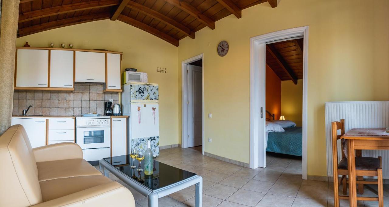 Julia΄S Apartment Alepou Exteriör bild