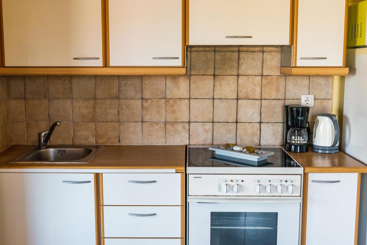 Julia΄S Apartment Alepou Exteriör bild