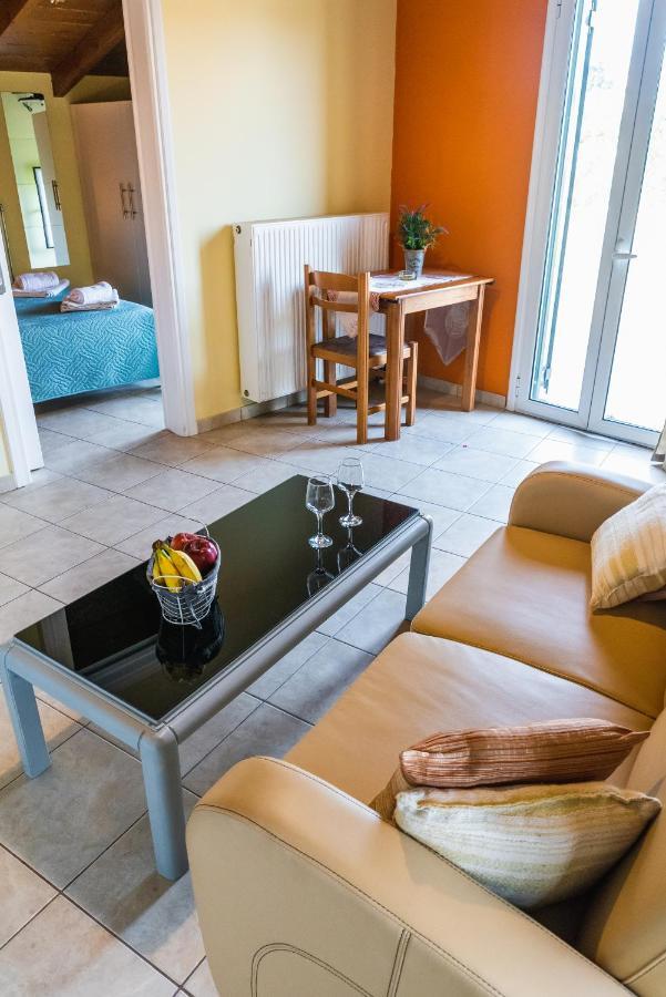 Julia΄S Apartment Alepou Exteriör bild