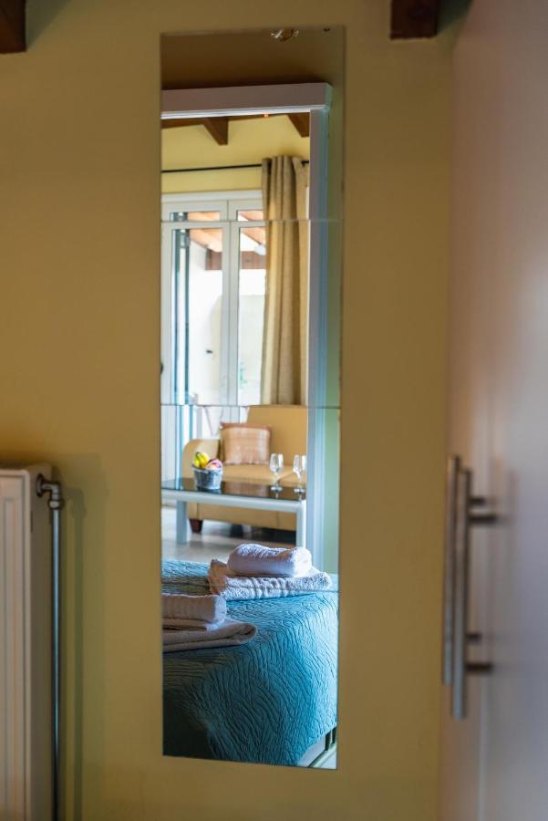 Julia΄S Apartment Alepou Exteriör bild